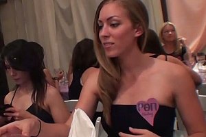 黑鬼大吊娇小 Porn