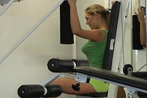 男生自己的鸡鸡插进自己的老师蛤蟆里 Porn