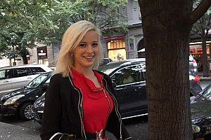 玩弄hd熟女 Porn